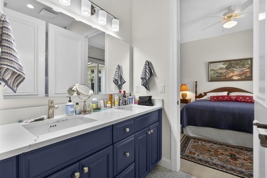 Beautiful 4-bedroom, 3 1/2-bath home located in the exclusive - photo 46