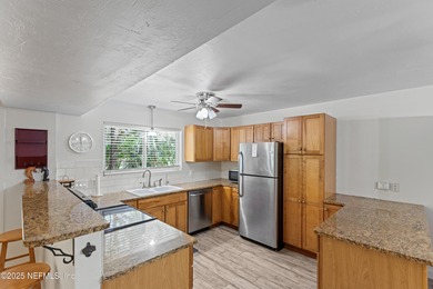 Old Florida Charm with Modern Comfort welcomes you home to peace - photo 11