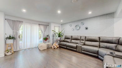 Beautifully updated 3-bedroom, 2-bath townhouse in the heart of - photo 13