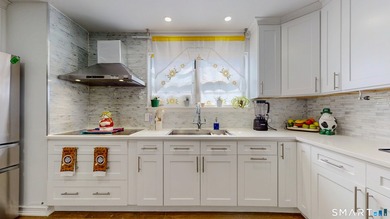 Beautifully updated 3-bedroom, 2-bath townhouse in the heart of - photo 21
