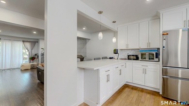Beautifully updated 3-bedroom, 2-bath townhouse in the heart of - photo 23