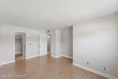 Just blocks from the beach, this ground-floor condo in the heart - photo 23