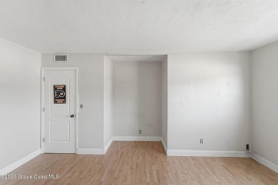 Just blocks from the beach, this ground-floor condo in the heart - photo 25