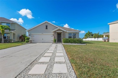 Lake Home Sale Pending in Bradenton, Florida