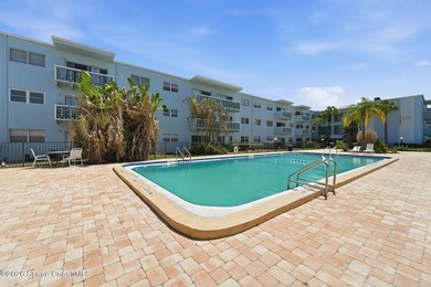 Just blocks from the beach, this ground-floor condo in the heart - photo 31