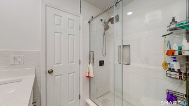 Beautifully updated 3-bedroom, 2-bath townhouse in the heart of - photo 33