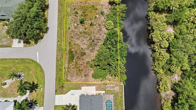 An exceptional opportunity to own a rare TRIPLE waterfront lot - photo 3