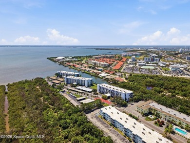 Just blocks from the beach, this ground-floor condo in the heart - photo 34