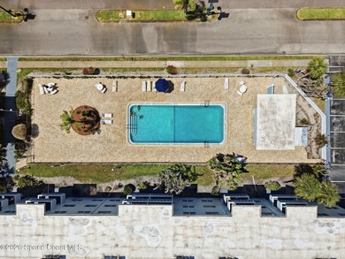 Just blocks from the beach, this ground-floor condo in the heart - photo 36