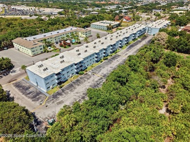 Just blocks from the beach, this ground-floor condo in the heart - photo 38