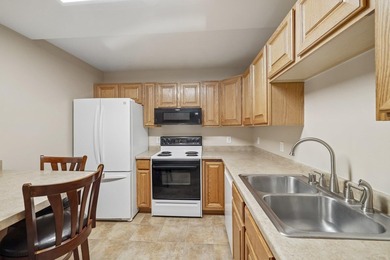Welcome to this beautifully maintained and move in ready 3 - photo 5