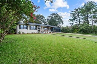 (private lake, pond, creek) Home For Sale in Greenville South Carolina