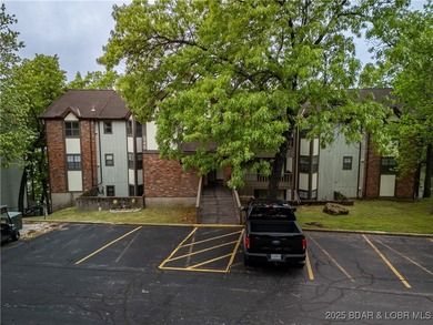 Beautifully Updated, TOP FLOOR, fully furnished 2-Bedroom