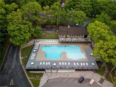 Beautifully Updated, TOP FLOOR, fully furnished 2-Bedroom