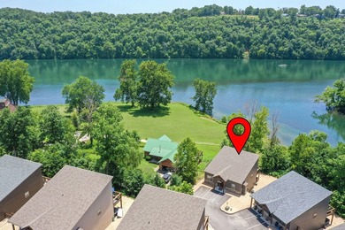 LAKEFRONT VACATION RENTAL! Walk out the back door with your - photo 2