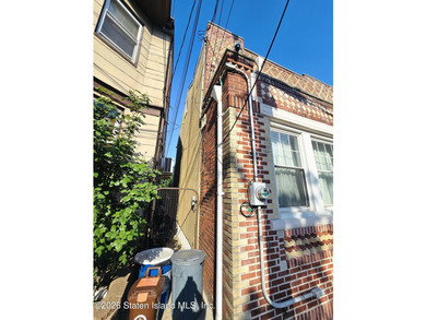 ALL BRICK SINGLE FAMILY 4 BEDROOM, 3 BATHROOM. RENOVATED IN 2021 - photo 13