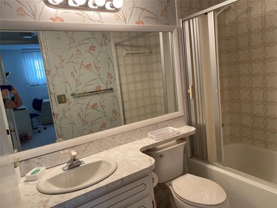 Fully furnished 2/2 with Par 3 golf course view. Over 55 Country - photo 18