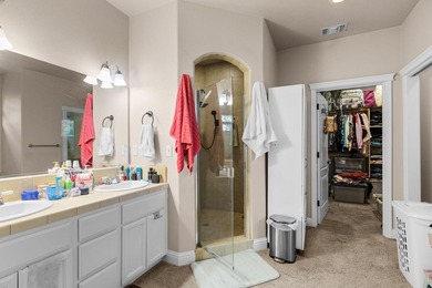 Beautifully maintained home offering the perfect blend of - photo 21