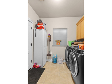 Beautifully maintained home offering the perfect blend of - photo 25