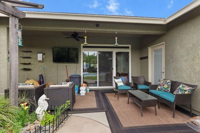Beautifully maintained home offering the perfect blend of - photo 27
