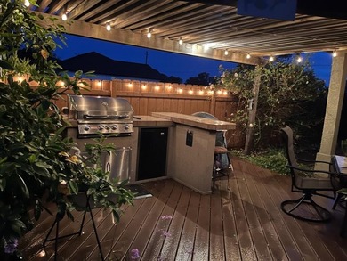 Beautifully maintained home offering the perfect blend of - photo 33