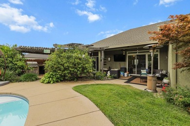 Beautifully maintained home offering the perfect blend of - photo 37