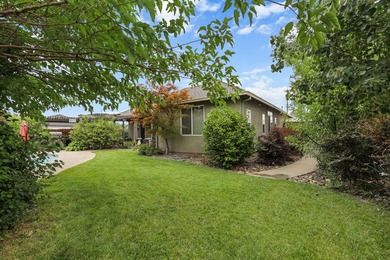 Beautifully maintained home offering the perfect blend of - photo 38