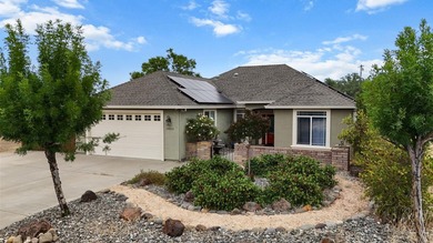 Beautifully maintained home offering the perfect blend of - photo 43