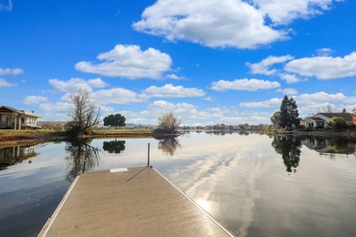 Beautifully maintained home offering the perfect blend of - photo 47