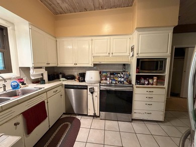 Looking for space, privacy, and a spot to call your own? This 2 - photo 7