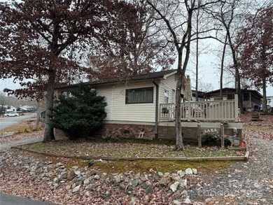 Lake Tillery Home For Sale in Mount Gilead North Carolina