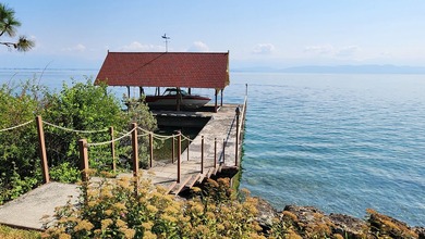 Since the 1940s, passing boaters have enjoyed this picturesque - photo 38