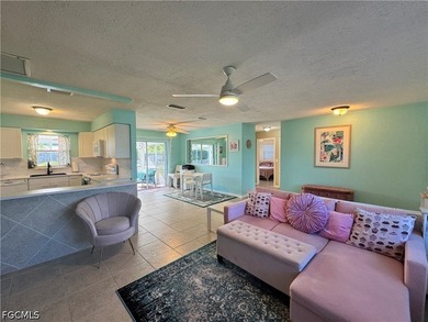 Welcome home to this beautifully maintained, bright, and - photo 8