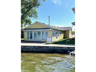 Lake Cornelia Home For Sale in Clarion Iowa