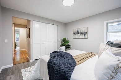 Welcome to 976 Denise Road! A beautifully renovated 3-bedroom, 2 - photo 14
