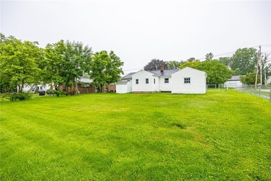 Welcome to 976 Denise Road! A beautifully renovated 3-bedroom, 2 - photo 27