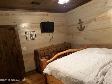 Wolf Lake Cabin! Ample outdoor living areas, decks, docks and - photo 25