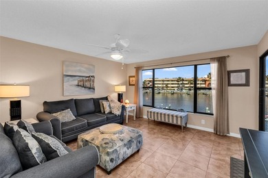 Experience the best of Siesta Key from this beautifully updated - photo 10