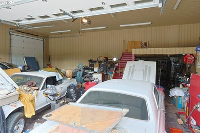 The Shop Steals the Show - But the House Comes Too!Let's be - photo 13