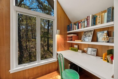 Beautifully tucked away on a quiet, sand road on the western - photo 14