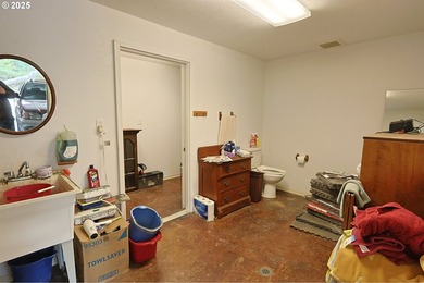 The Shop Steals the Show - But the House Comes Too!Let's be - photo 14