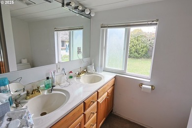 The Shop Steals the Show - But the House Comes Too!Let's be - photo 29