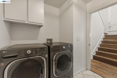 OPEN HOUSE SAT- SUN 1-4PM. East facing house, set on a quiet - photo 33