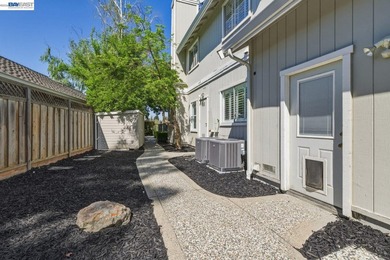 OPEN HOUSE SAT- SUN 1-4PM. East facing house, set on a quiet - photo 34