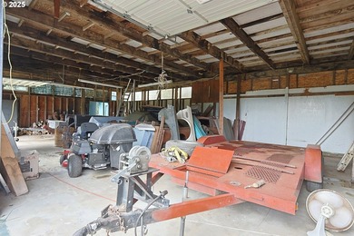 The Shop Steals the Show - But the House Comes Too!Let's be - photo 38