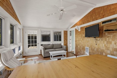 Beautifully tucked away on a quiet, sand road on the western - photo 41