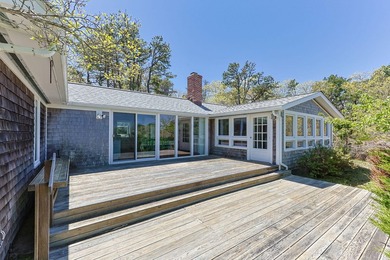 Beautifully tucked away on a quiet, sand road on the western - photo 42