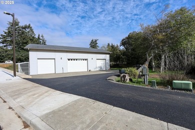The Shop Steals the Show - But the House Comes Too!Let's be - photo 46