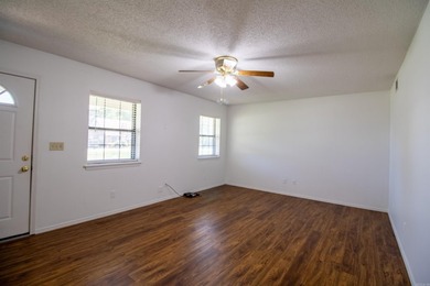 Charming one-level brick home in the heart of Clarksville - photo 7