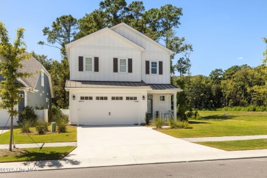 Lake Home For Sale in Beaufort, North Carolina